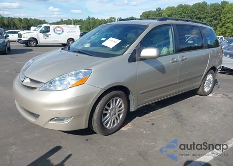 2010 Toyota Sienna Xle z USA, uszkodzony, nr VIN 5TDYK4CC5AS307821